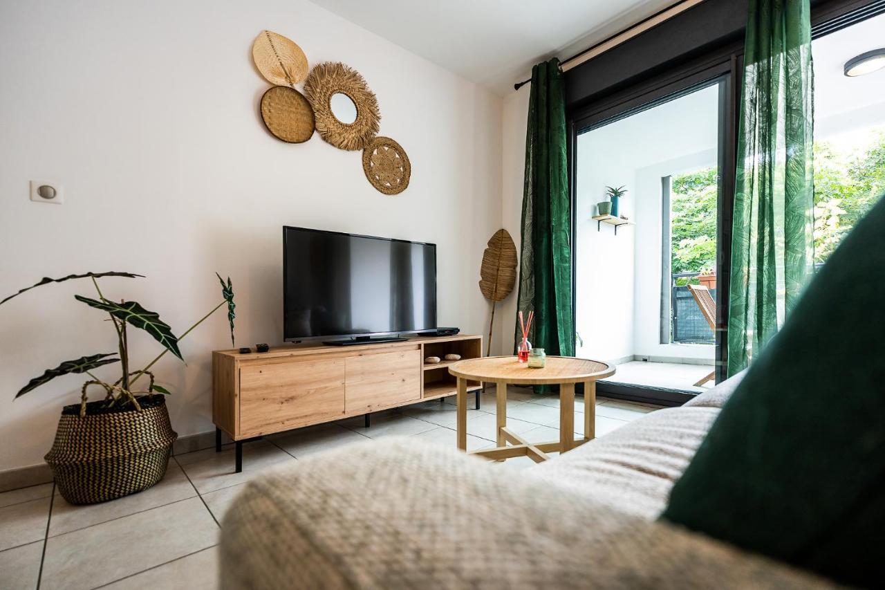 Le Cocon De L'Etang Apartment Bout de l'Etang Luaran gambar